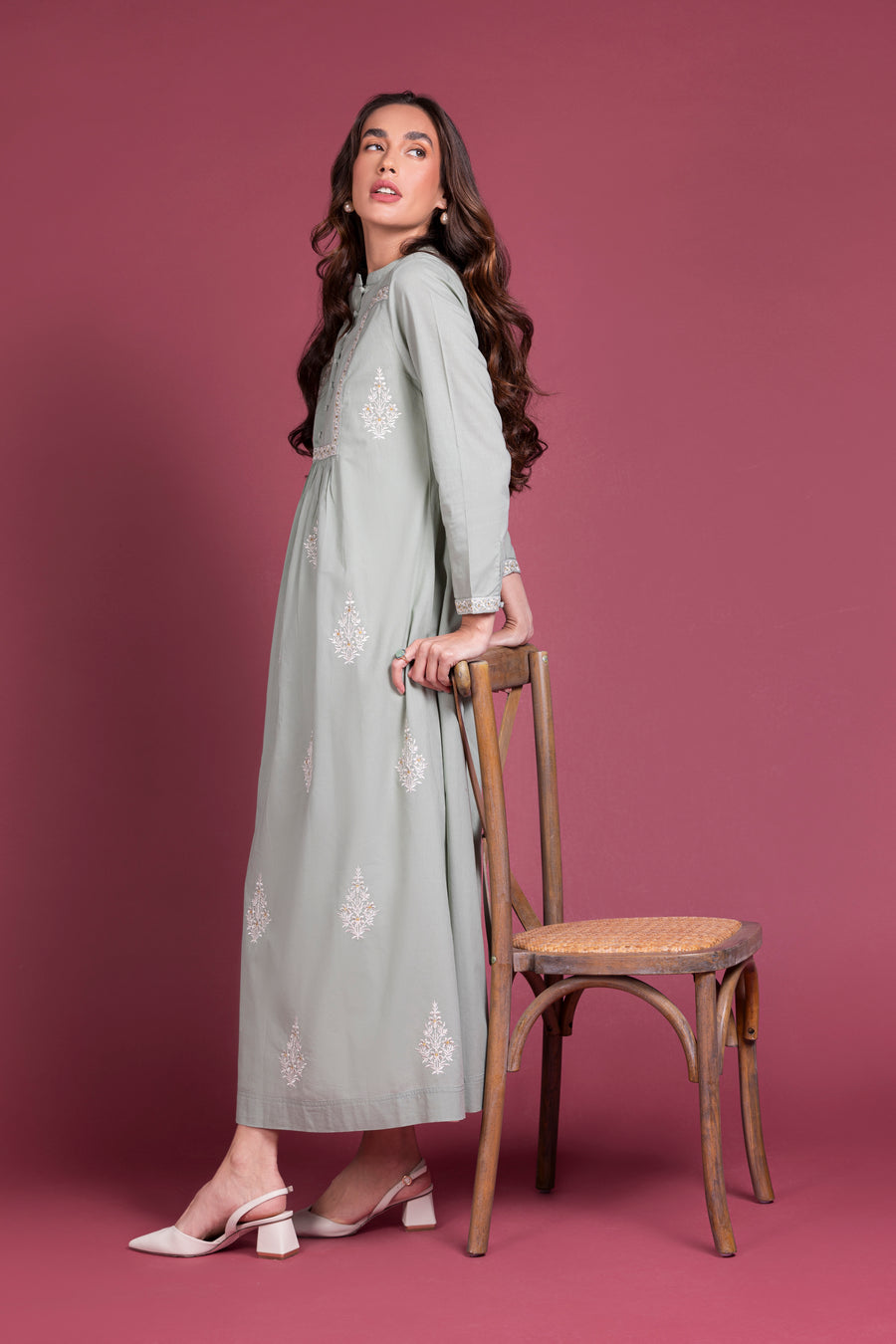 Nargis E Faiz Kaftan